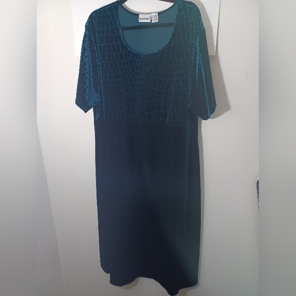 Fashion Bug Womans Vintsge 1990s Soft Velvet Pullon Dress Green 26/28W